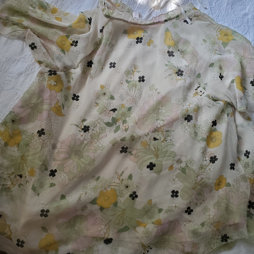 LC Lauren Conrad Floral Top - Picture 3 of 7